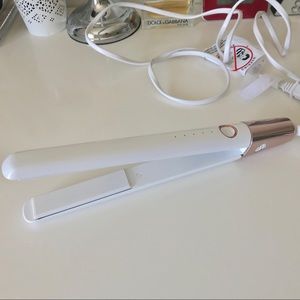 T3 Single Pass Flat Iron Luxe 1”